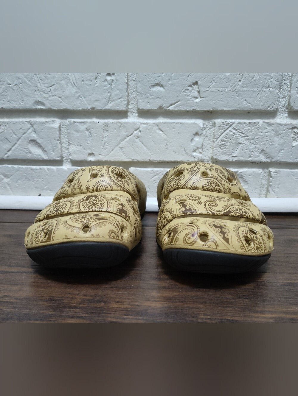 Keen Yogui Arts Clogs Mules Cafe Latte Paisley Slip On Sandals Women's Sz 9 - Picture 4 of 7